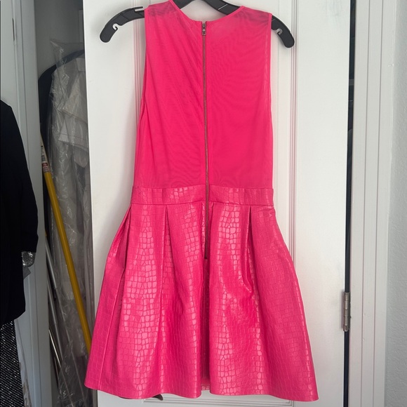 New Alice and Olivia Charra vegan leather dress - Picture 5 of 16